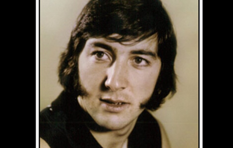 RobertDeanHORIZ.png Robert Dean during his playing days with Collingwood - Collingwood Magpies